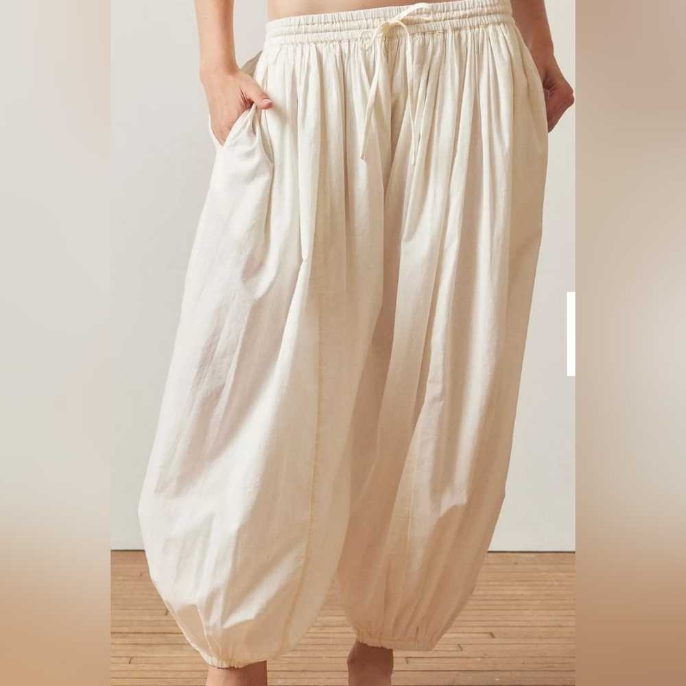 URBAN OUTFITTERS BALLOON PANTS